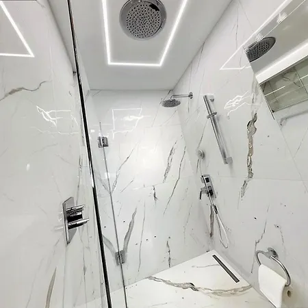 Shanika's House In Líndos