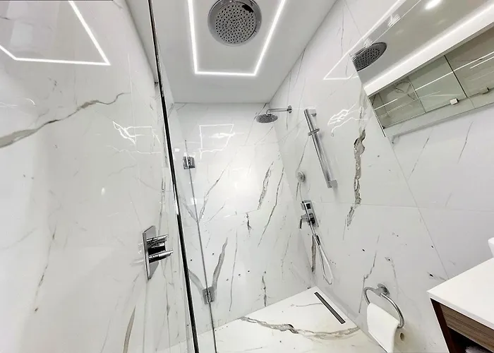 Shanika's House In Líndos